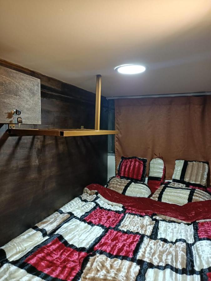 Petra Cabin Dorms Hostel Wadi Musa Extérieur photo